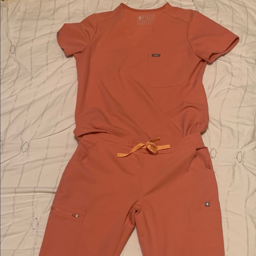 Set of figs scrubs small